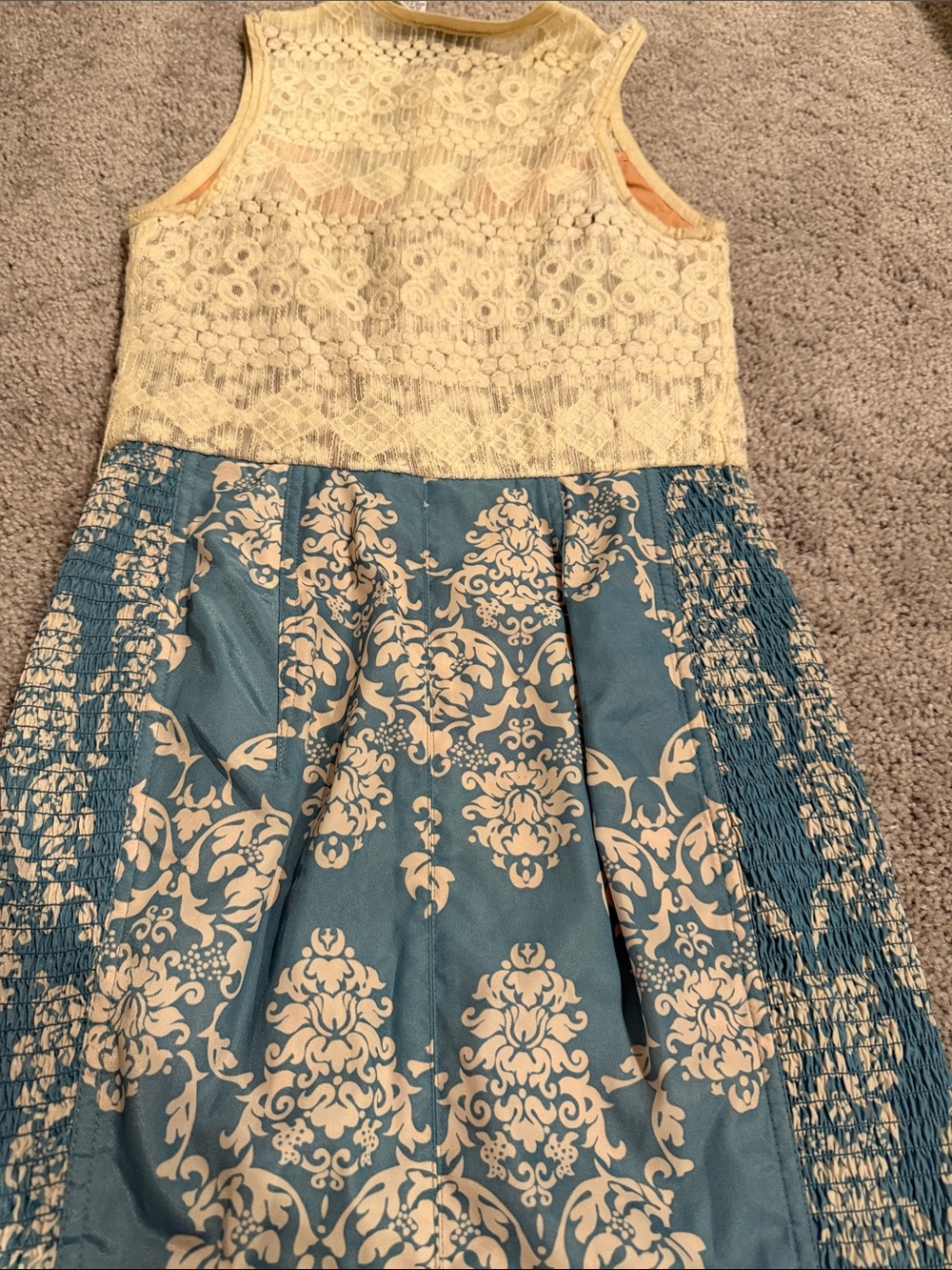Beguile Byron Lars Lasercut Fleur-De-Lys Dress Size 2 - Picture 7 of 9